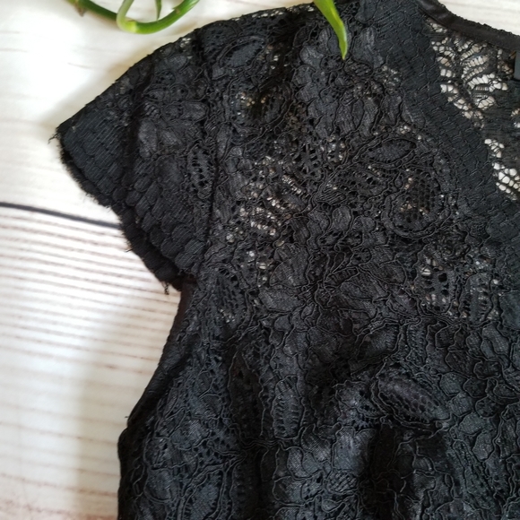 Alfani NWT Lace Overlay Balck Top Sz 4P - Picture 3 of 7